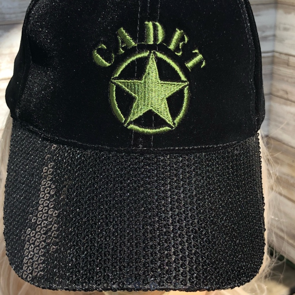 💛 4/$15 Last 1❣️ Sequin brim velvet cadet cap - Picture 4 of 8